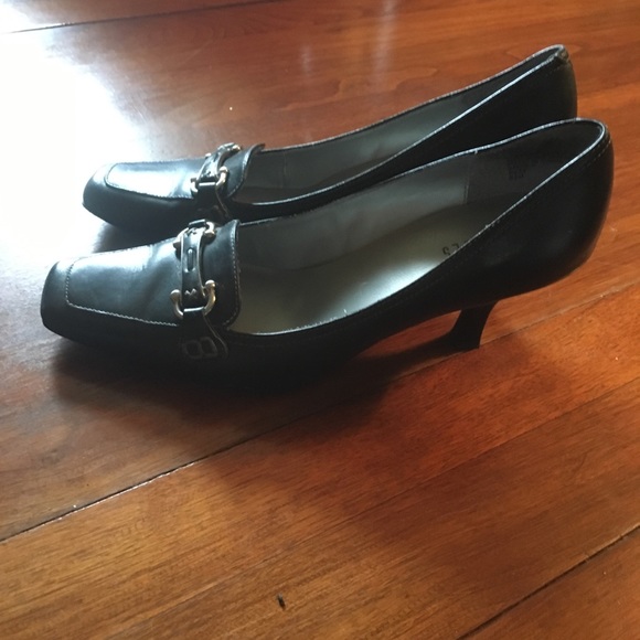 2/$25 GUC ladies 3" heeled black shoes 8 1/2 - Picture 2 of 8